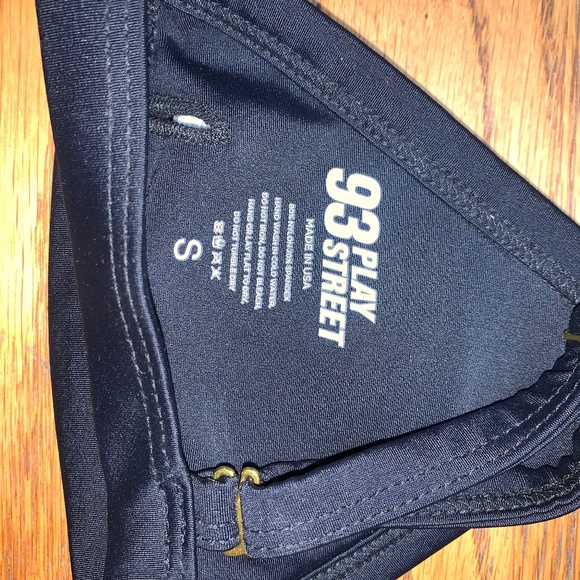 Serena black small triangle bikini top - Picture 4 of 4